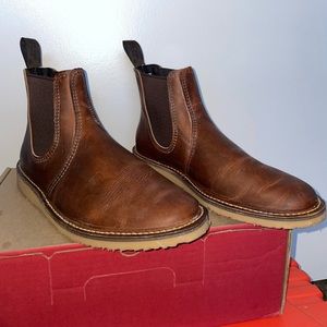 Red Wing Shoes; weekender chelsea; size 9; oiled, never worn
